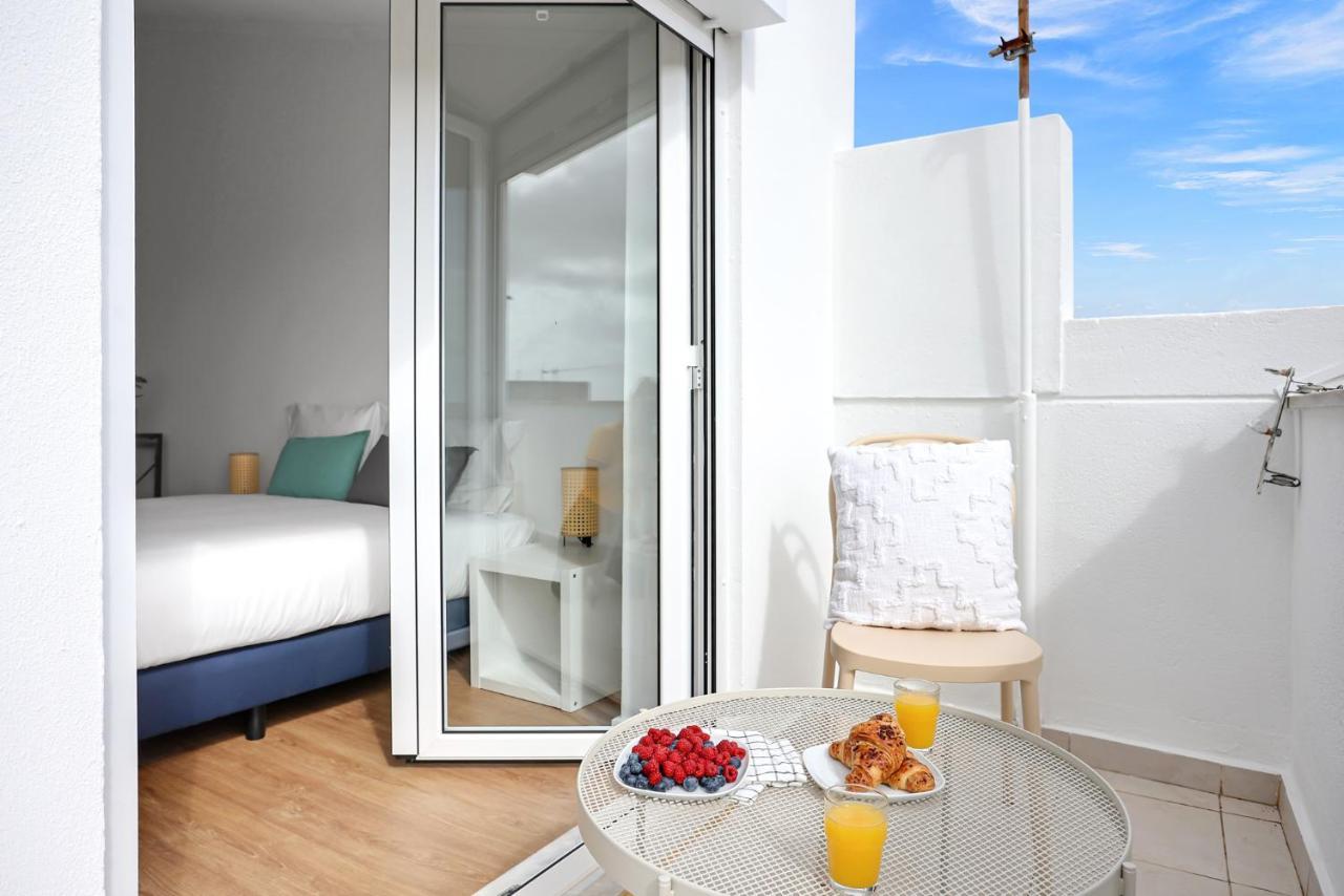 Sunny 2 Bedroom Apartment In Almada - Balconies With River View Exterior photo